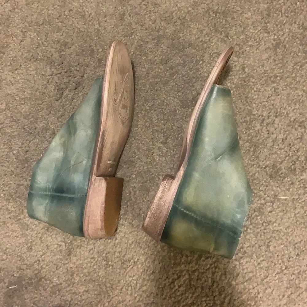 Sandals - Picture 2 of 5